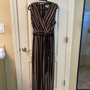 Wide leg jumpsuit! Super cute!!